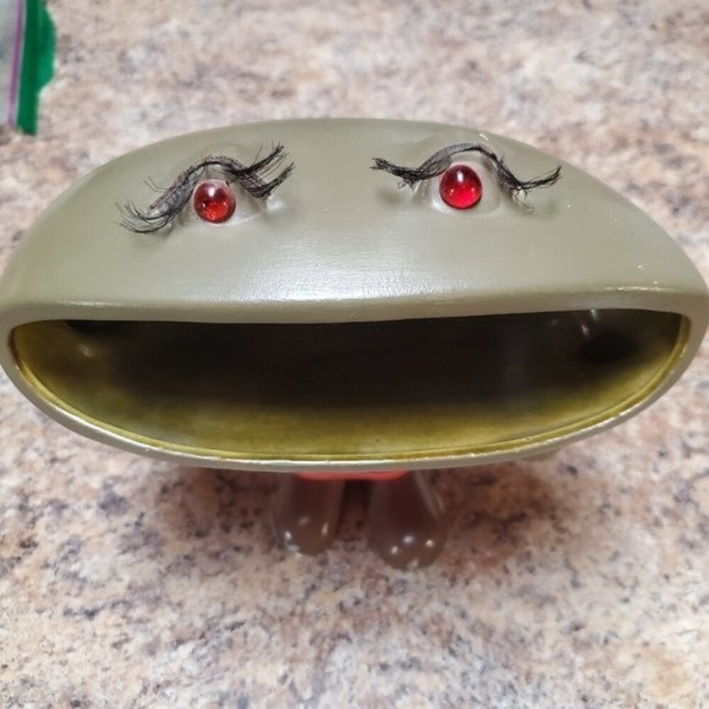 Carlie Tart Signed Open Mouth Frog | Carlie @ Tart NC  Pottery, 7"  glass eyes
